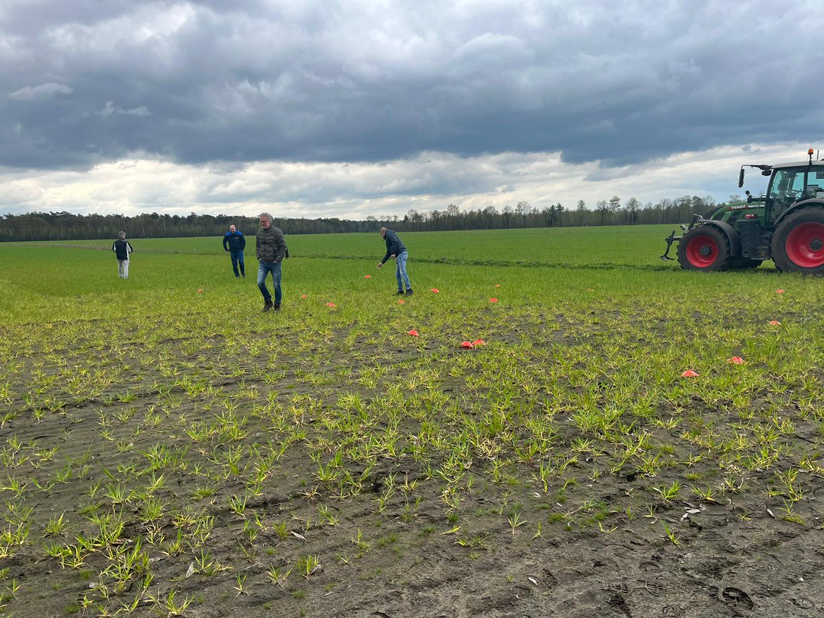Netwerkdag Zuid-Nederlandse waterschappen.

Belangrijk thema voor de landbouw en natuur in Nederland, waarin het goed is om open met elkaar te communiceren. Tijdens presentaties werden er huidige werkwijzen doorgenomen en nieuwe technieken besproken en getoond.