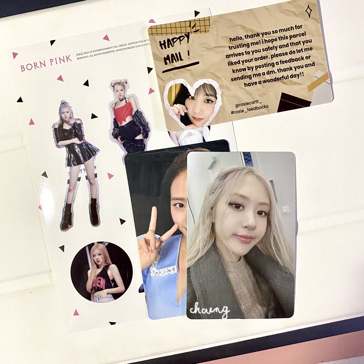 chaengmail's tweet photo. ꒰ 042423 ꒱
💌 #chaengmail ✧･ﾟ

hi, @rosiecartt_ !! finally received my rosie bread pc 🖤 thank u so much for packing well &amp; bringing home one of my prios + super cute pa ng sooya freebie aaaah 🥺

〰️ #rosie_feedbacks https://t.co/75mgEzVSEZ
