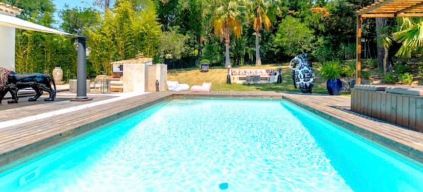 TomVandenhende's tweet photo. Belle villa à louer à Gassin vers Saint-Tropez #location #vacances #sainttropez #gassin #cotedazur #frenchriviera https://t.co/Y3jV21VPWw