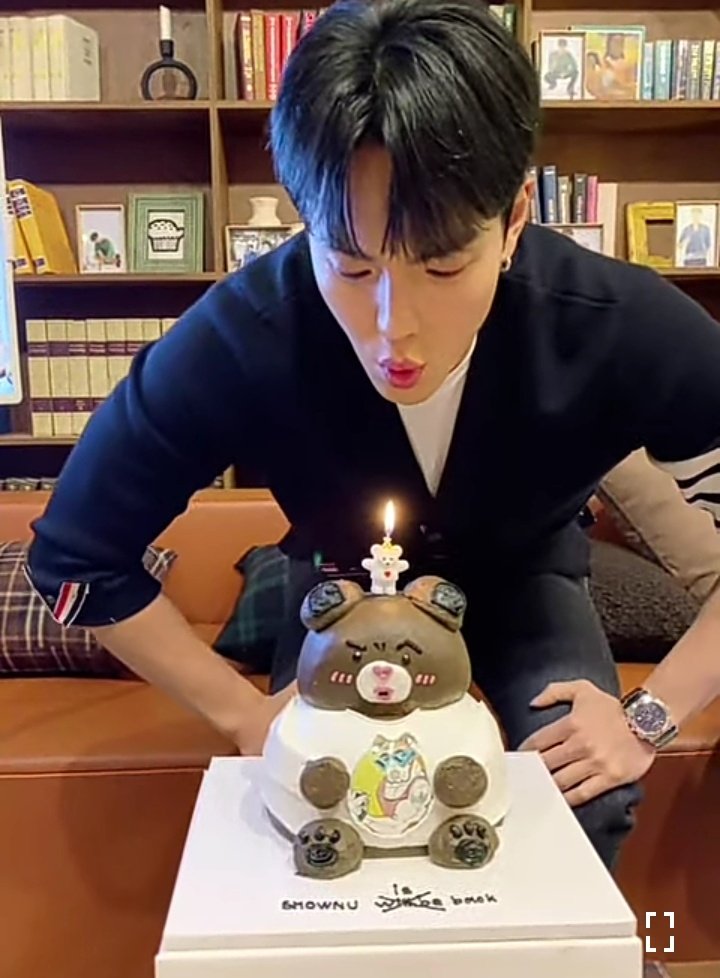 monstaxbr's tweet photo. Welcome back Nunu 🐻❤️

#WELCOME_BACK_SHOWNU 
#곰돌이_소환_완료 https://t.co/MvhUjXvFZg