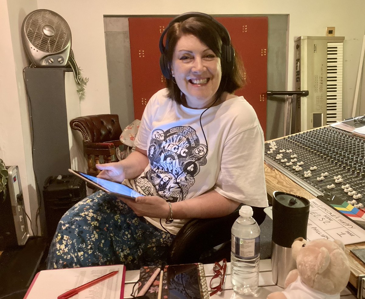 joannegphillips's tweet photo. Really enjoyed my day as writer/director on Saturday. I think I was born to write scripts! Just absolutely loved it and the cast were a joy to direct 🎬❤️ Head over to @GravyTreeMedia to see more 🎙️👍🤩 https://t.co/rAJrKW9PxY