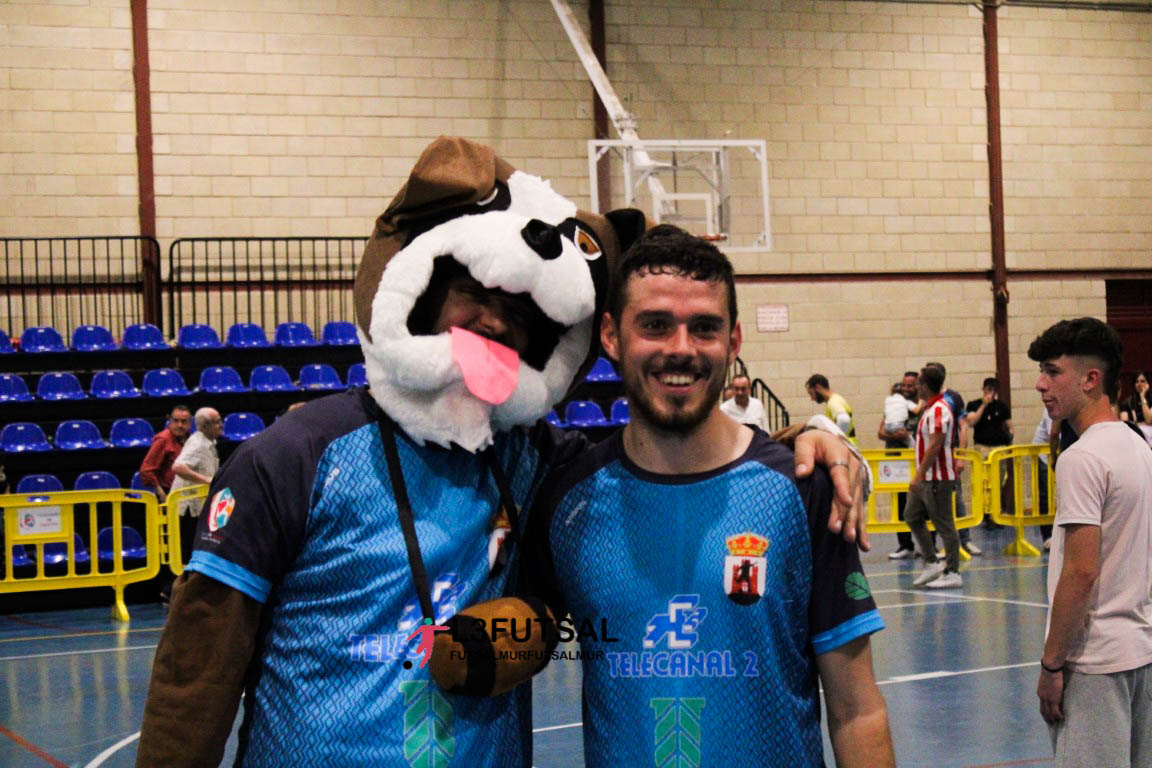 josebae47170450's tweet photo. #lacasadelfutsalmurciano
Gran debut de SANROQUIN
con victoria @Juliancanomoli1 
@BlancaFS4  @Mellado13futsal  el capi @angelsacris  
#futsalmur #l3futsal #SomosFutsal #somosffrm #fotografiadeportiva #disfrutalaliga
https://t.co/3eflt9rVwA https://t.co/5o8eh2UQci