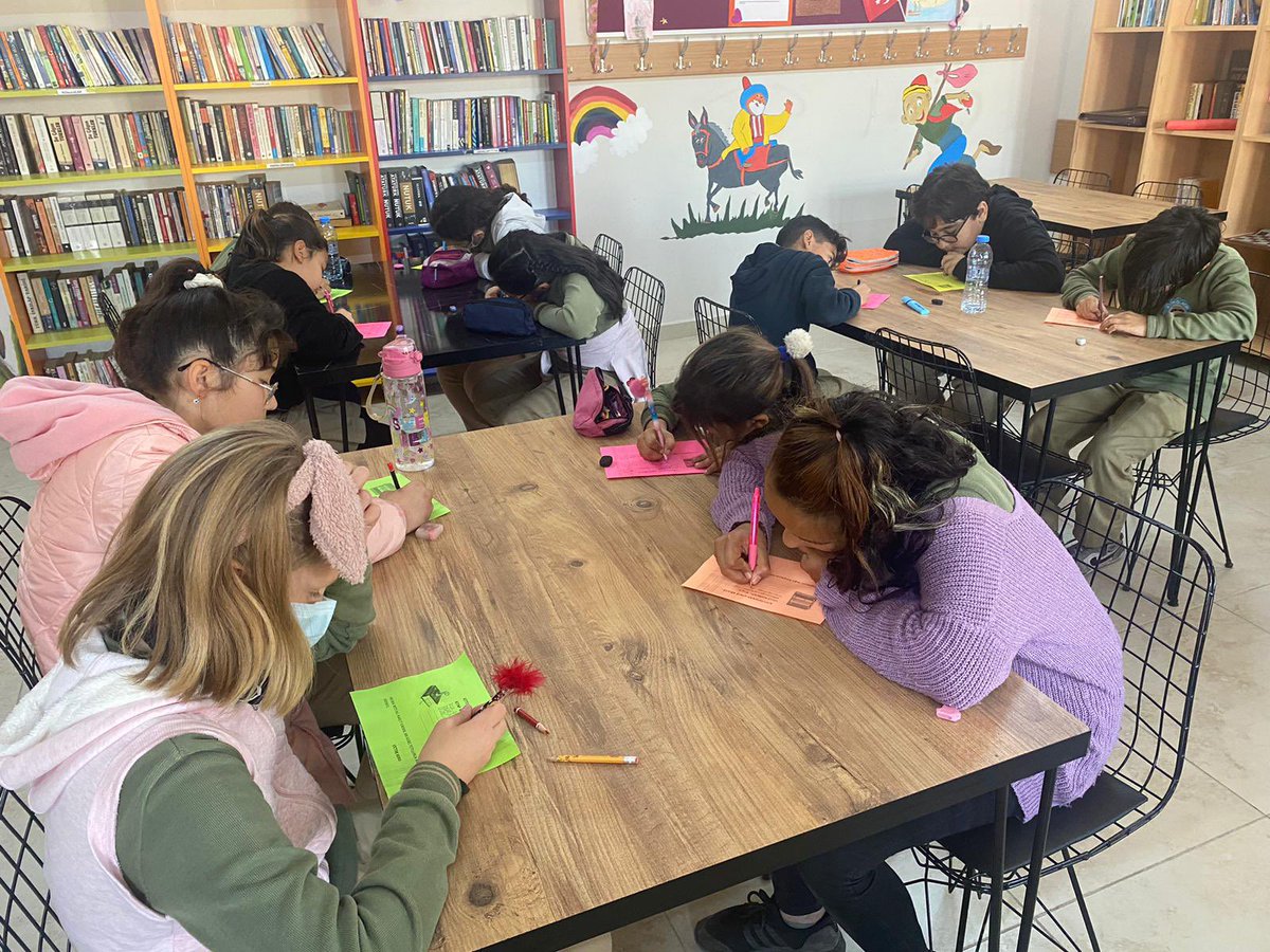 MİLAS Kıyıkışlacık Ortaokulu öğrencilerimiz Kütüphane Çıkış Bileti Etkinliği ile kitapların kendilerine neler kattığını paylaştılar.
<a href="/emrecay55/">Emre ÇAY</a> <a href="/MilasMEm/">Milas Milli Eğitim Müdürlüğü</a> <a href="/mugla_mem/">Muğla İl Millî Eğitim Müdürlüğü</a> <a href="/mugla_arge/">ArGe Muğla İl Milli Eğitim Müdürlüğü</a>