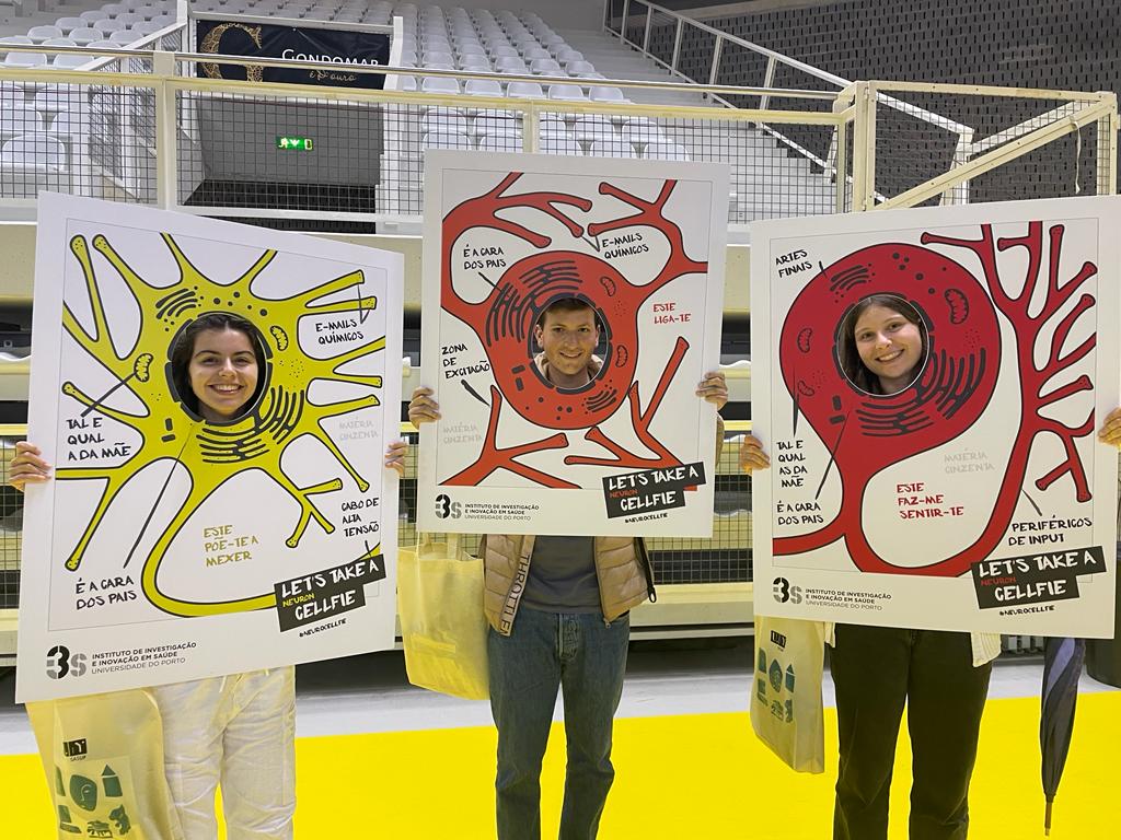 i3S_UPorto's tweet photo. Did you manage to go to #MostraUP &amp; stop by our stand? If not, you missed a ton of fun🙃
Thank you, thank you, thank you (once isn't enough) to all our volunteers. You are the perfect embodiment of what #i3S is about: great science and great people🫶 
#scienceoutreach #SciComm https://t.co/SBDBo2rFHD
