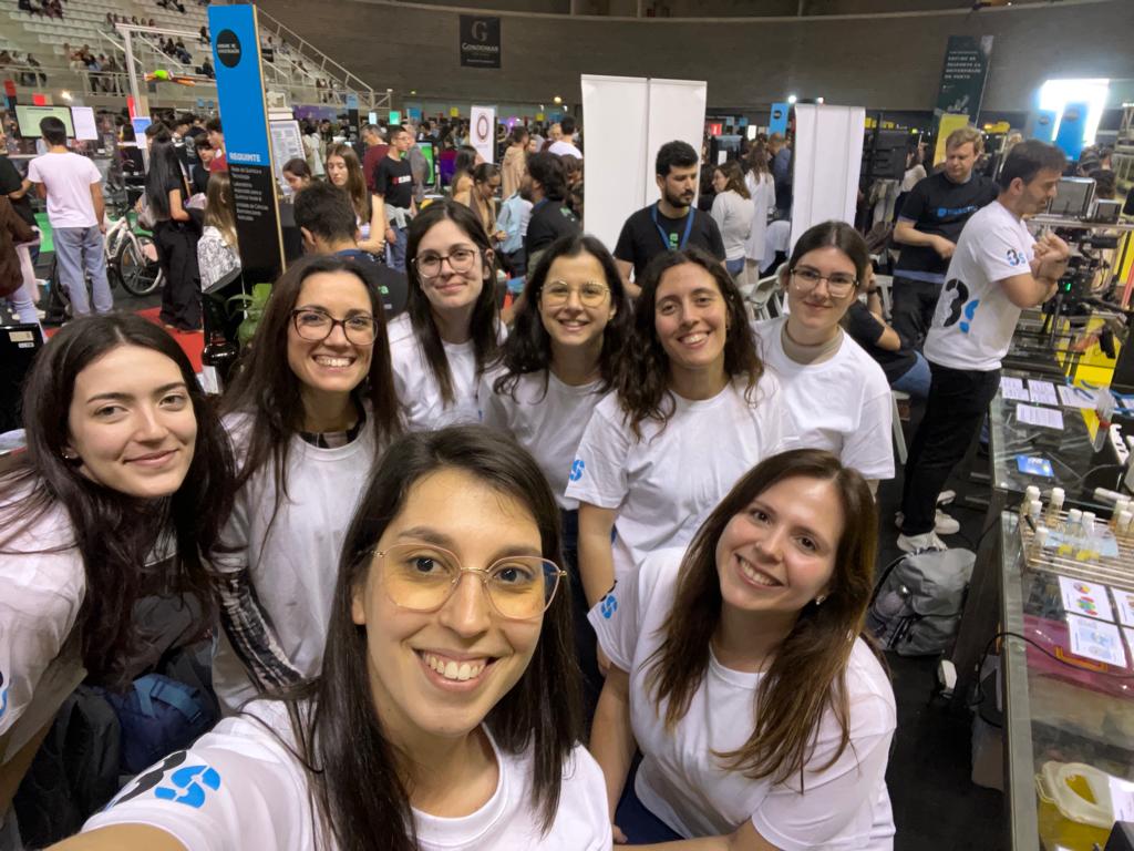 i3S_UPorto's tweet photo. Did you manage to go to #MostraUP &amp; stop by our stand? If not, you missed a ton of fun🙃
Thank you, thank you, thank you (once isn't enough) to all our volunteers. You are the perfect embodiment of what #i3S is about: great science and great people🫶 
#scienceoutreach #SciComm https://t.co/SBDBo2rFHD