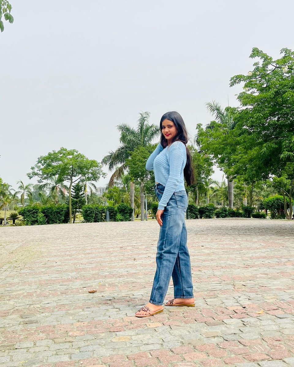 Snehayadav05's tweet photo. Sukoon😘❤️‍🩹💞

#pic #photography #photosoot #style #pose
#lucknow #janeswarpark 
☺️😍❤ https://t.co/RlVTuELf68