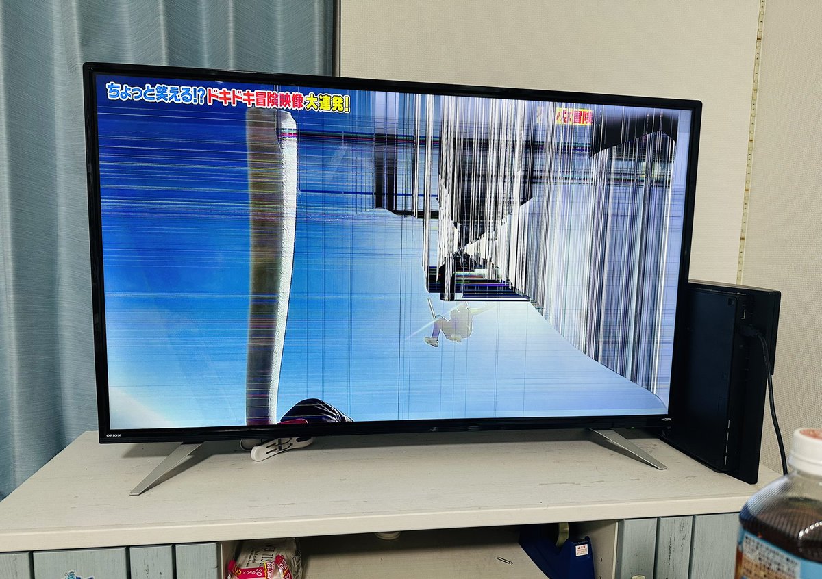_kai_fs_'s tweet photo. 一人暮らしする際に一番最初に買った物はテレビでした。そのテレビを落として壊してしまった… https://t.co/zL35x69EUK