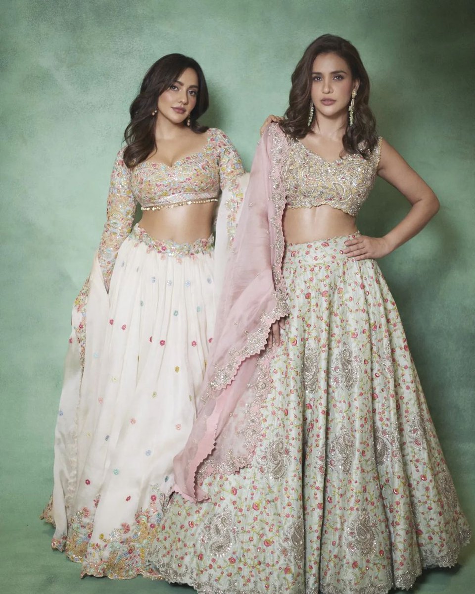 bkbsouthcinema's tweet photo. Sharma sisters shine bright in their stunning lehengas ❤️‍🔥

#sharmasisters #aisha #aishasharma #nehasharma #neha  #eidmubarak #Bollywood  #btownkibilli #btownsouthcinema #btownsouth https://t.co/cYjMFaUr5u