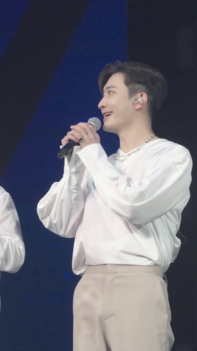 It’s so nice and still overwhelming to see zhoumi in “super junior” SS9 encore recap 🥺🥺💙

We all never thought this moment would come, but they gifted it to us! 💙

Link: youtu.be/U7ib9pBx2zs