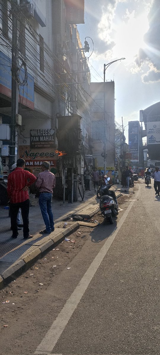 shaikmshak's tweet photo. @KTRBRS
@TsspdclCorporat 
@hydcitypolice
Sir, fire emitting from transformer,  need immediate action. @ Begumpet, Prakash Nagar. https://t.co/U3YIZAai2k