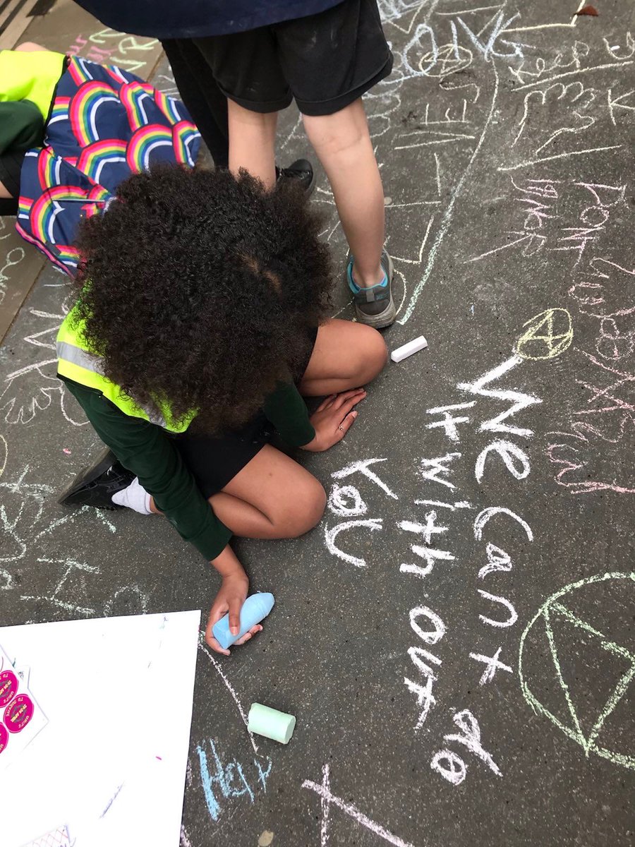 XRebellionUK's tweet photo. 🚨HAPPENING NOW @educationgovuk 🚨

The kids are all right!

We need a government that prioritises the health, well being and future of our children over profits for big oil.

#TheBigOne #UniteToSurvive https://t.co/YhspxaKgSl