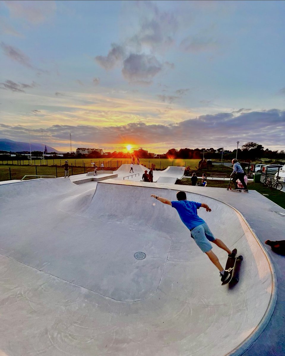Summer sunsets at the Tralee Ox Skate Park 😍…

#tralee #visittralee #discoverkerry #skatepark #sunset