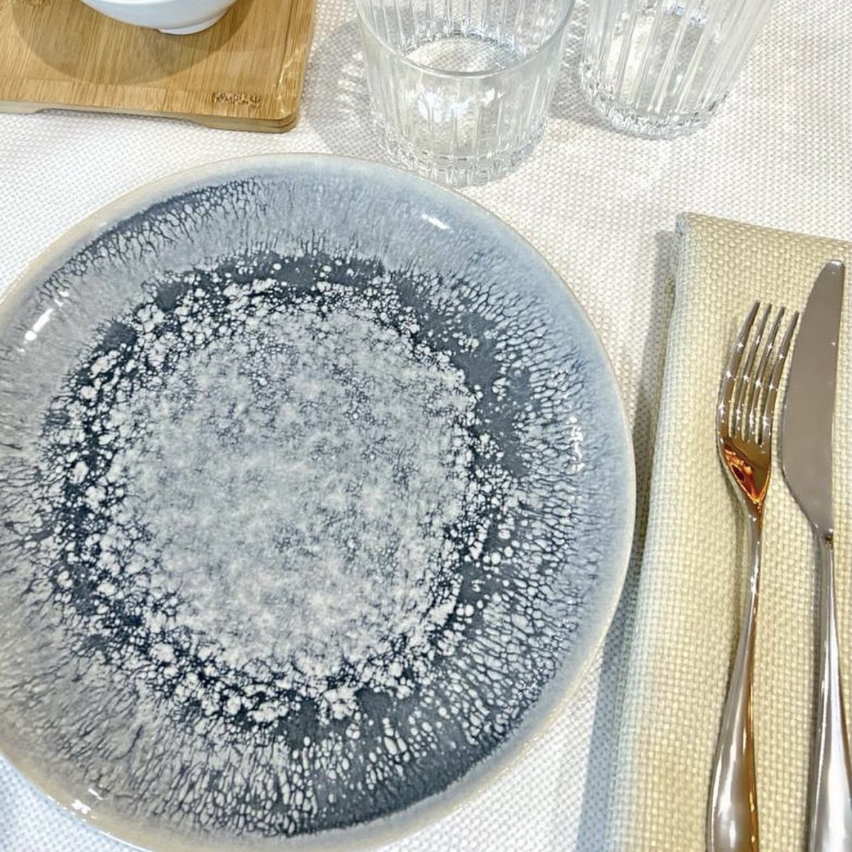 WDT_London's tweet photo. Product of the week! 
Verglas Plate 💙

Hire today https://t.co/OG4tf5WKwl

#cateringequipment #hire #supplier #london #events #londonevents https://t.co/Q7c6alisHU