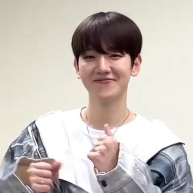 cloudwithB's tweet photo. 02년생 아닌지 확인해봐
이얼굴이 어떻게.. https://t.co/7gQ0SumtNF