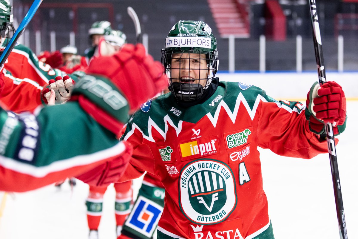 I morgon avslutas auktionerna för herr- och damlagets röda hemmatröjor från säsongen! In och fynda:  tradera.com/profile/items/…