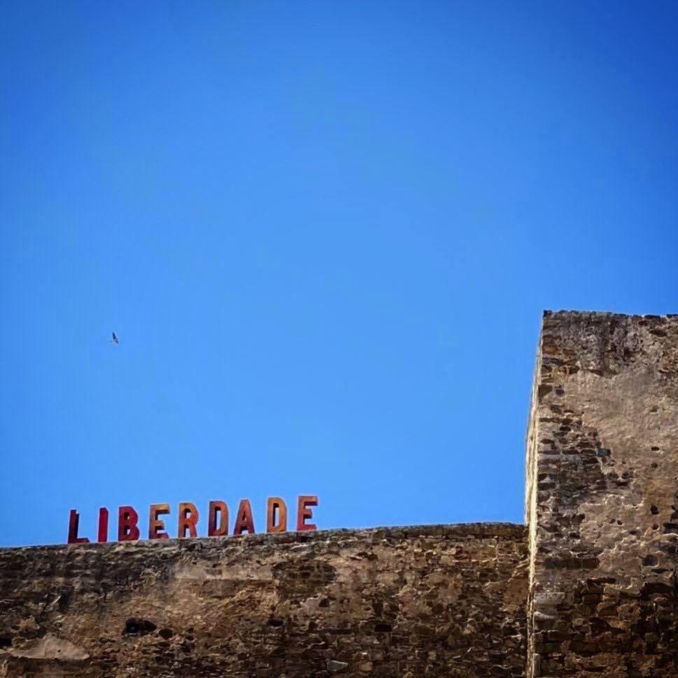 carlosdleitao's tweet photo. A liberdade é mãe da democracia, e nunca o seu contrário.
Que Abril viva sempre (nomeadamente nos mais esquecidos)! 💪❤️
•
#liberdade #ABRIL #25deabril #25deabrilsempre #democracia #carlosleitao #fadomusic #musica #cantautor #vsmanagement #sumisura #songwriter #writer #composer https://t.co/tA8PlOZ1OL