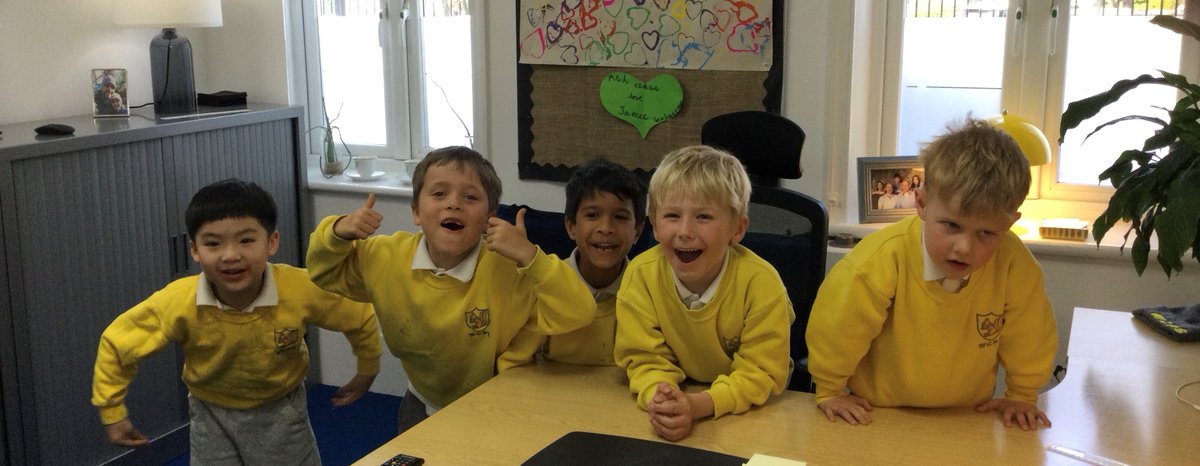 WCPS_Specialist's tweet image. Viggo and a few of his friends enjoy a special lunch in The headmaster's office. His parents took the time to join in the fun too. #Funlunch #Year1  #WCPS