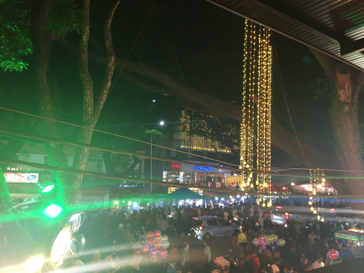 Aruna_ABC's tweet photo. Last few days has been a galore of food - different cuisine, different geography - I’m surprised at the way things got planned - without any planning 😀
#1 #iftar - #Ramadan2023 #MosqueRoad #MMRoad #FrazerTown #bangalore https://t.co/F3TBPO1lW8