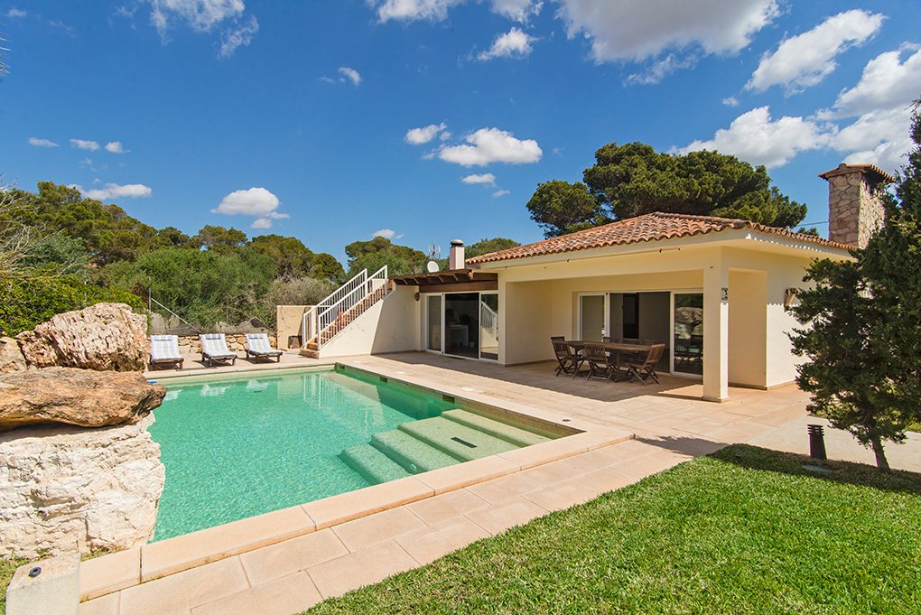 EVMallorca's tweet photo. New on the market!
Mediterranean villa with pool in Cala Pi
🛏️4   🛁3   🏠300㎡   🌳1452㎡

985.000 EUR
See full details: https://t.co/tkhRapdskn

📍#CalaPi #Mallorca #South #RealEstate #Immobilien https://t.co/2FGc585UWx