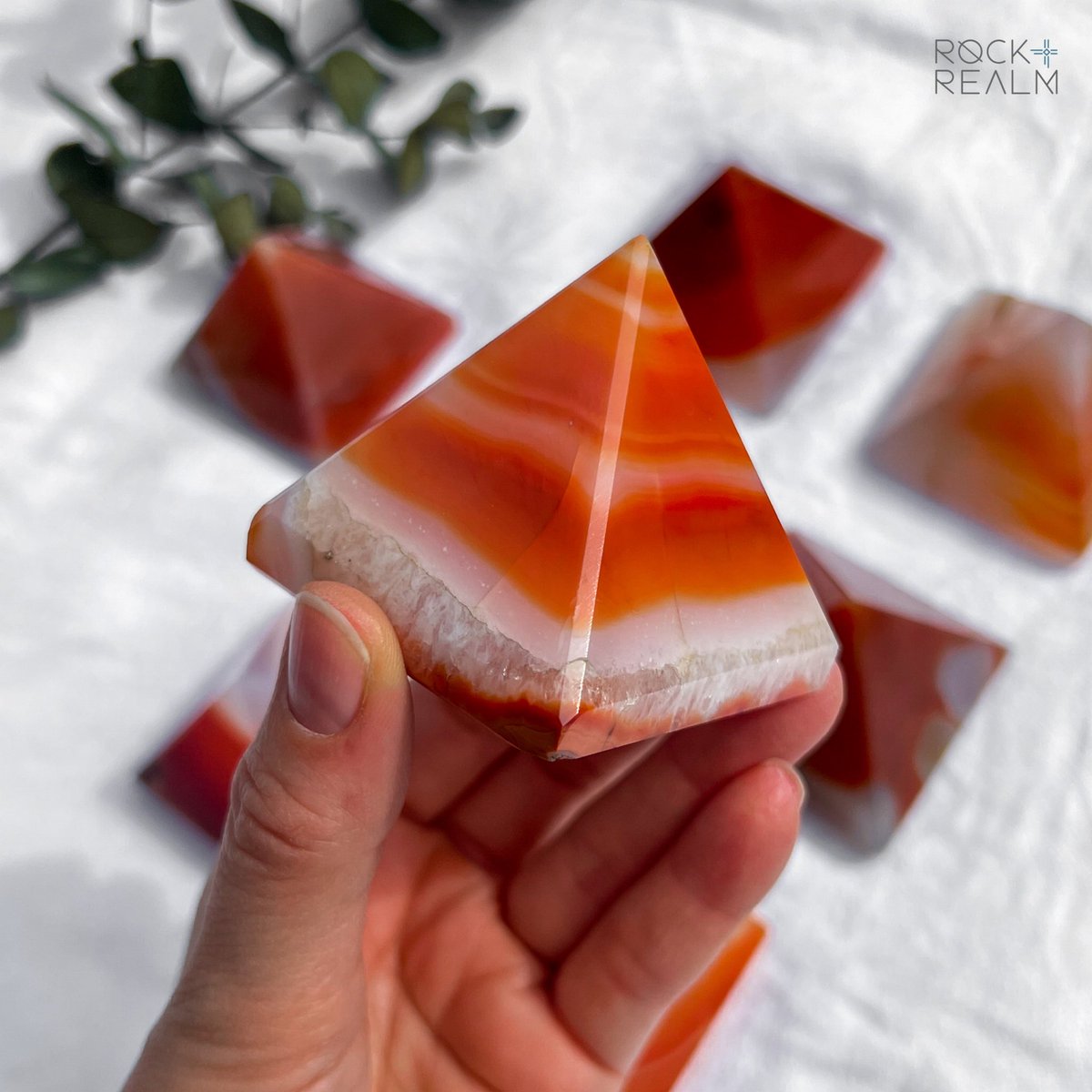 rockandrealm's tweet photo. I ❤️ #Carneliancrystal

It’s fair to say I’ve got a major #crystal crush on #Carnelian with its combination of #courage, #motivation &amp; passion.

Carnelian can help you beat the #Mondayblues or give you the boost you need for a Friday first date! ❤️‍🔥

#crystalsforsale #rootchakra https://t.co/Fh8X0P9cav