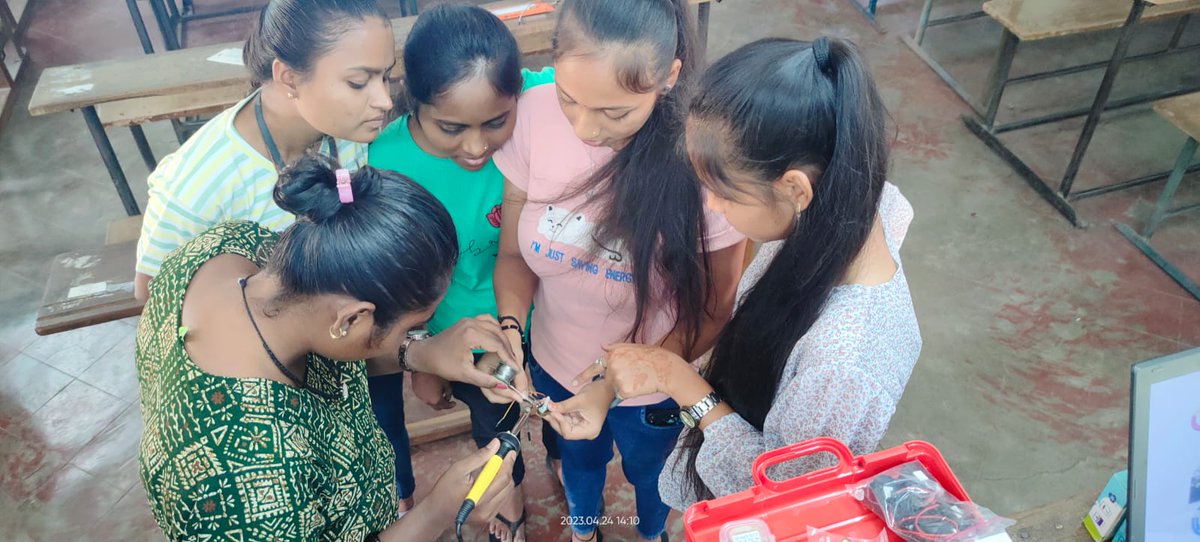 RajStembotix's tweet photo. Innovation Club Prabodh Level Training Day 1 on #basic_electronics  #Glider #Mechanical #STEMeducation at PRB Arts and PGR Commerce College Bardoli, Surat For Arts, Commerce  Students.
@PMOIndia @CMOGuj @narottamsahoo @InnoClubCHE @InfoGujcost @STEMbotix https://t.co/Xv066fuIKG