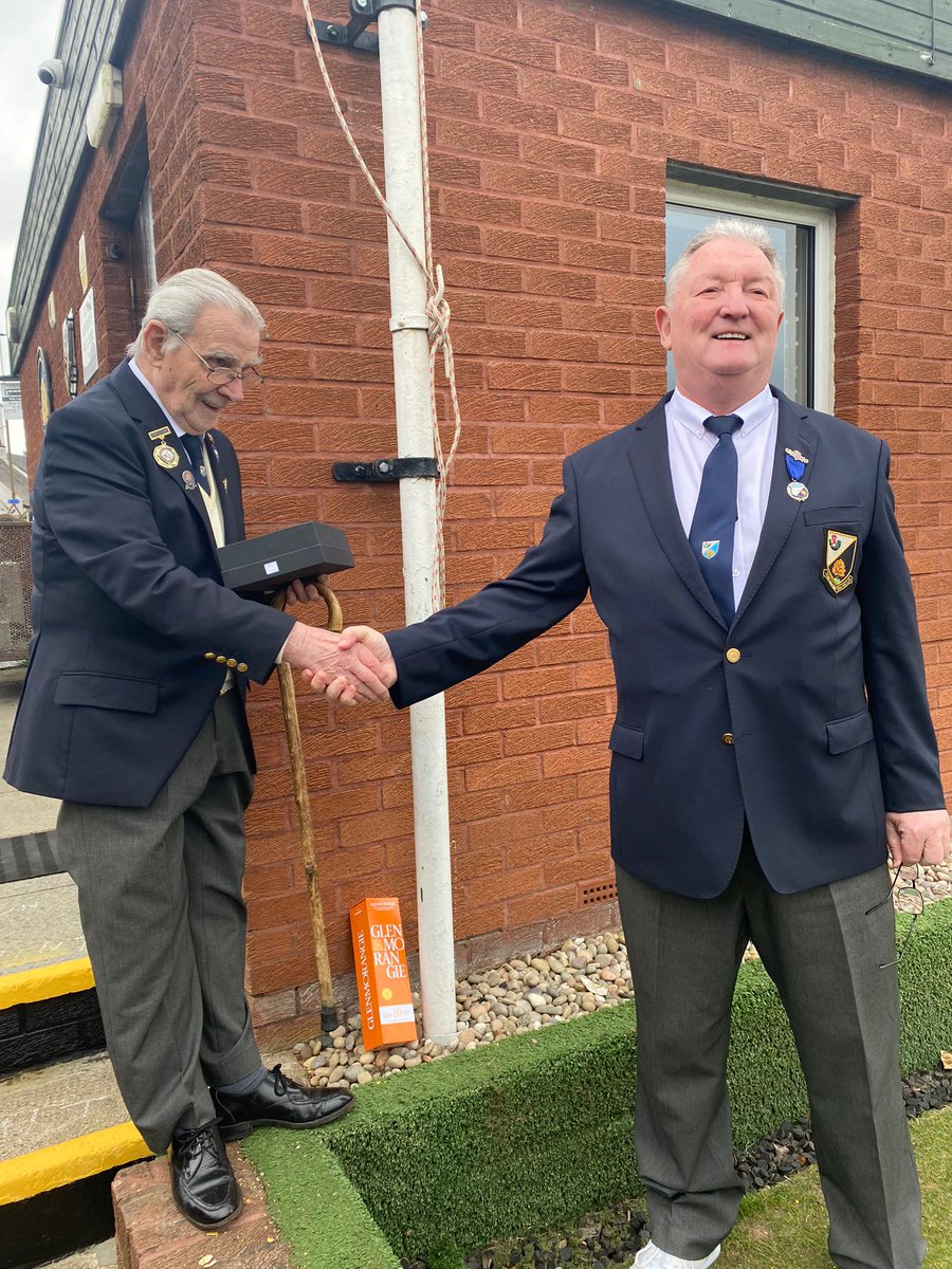 CorstorphineBC's tweet photo. Ian Sutherland was club President in 1980 and spent many years on committee, including 4 years as secretary in the 90s.
Here, he is being presented with a Quaich by President Sid Wilson to commemorate his 50 years of membership of #Corstorphine BC.
Congratulations, Ian. https://t.co/EbPKv7pWry