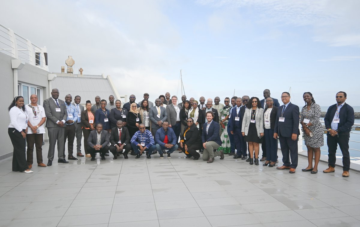 UNDPAfrica's tweet photo. #HappeningNow
Climate change is leading to an increased frequency of hazardous events and losses across Africa.
A training of trainers on climate and disaster #RiskFinancing is underway in South Africa to address this.
#Insurance4SDGs https://t.co/3wuXzlkQbn