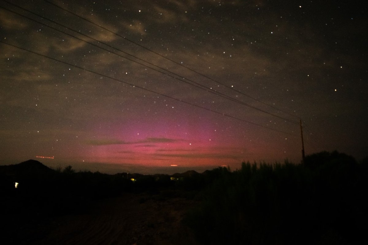 abc15's tweet photo. Did you see it?! Several ABC15 viewers say the northern lights could be seen in parts of Arizona last night! 😍

Thanks to Deborah B., Stacy C., and Andrew P. for sharing these views from Flagstaff, east of Apache Junction, and Payson. https://t.co/vxu9y7ibv7