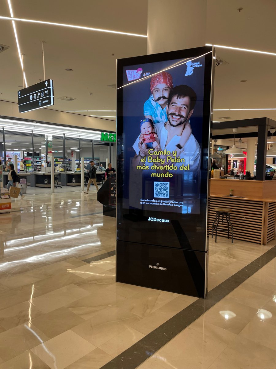 juegaterapia's tweet photo. Si habéis visto el #BabyPelonesJT de @CamiloMusica repartiendo felicidad en los mupis del centro comercial cerca de casa, es gracias a los amigos de @JCDecaux_ES, su cariño y sus ganas de ayudarnos 💙. https://t.co/Y7osKyxutV