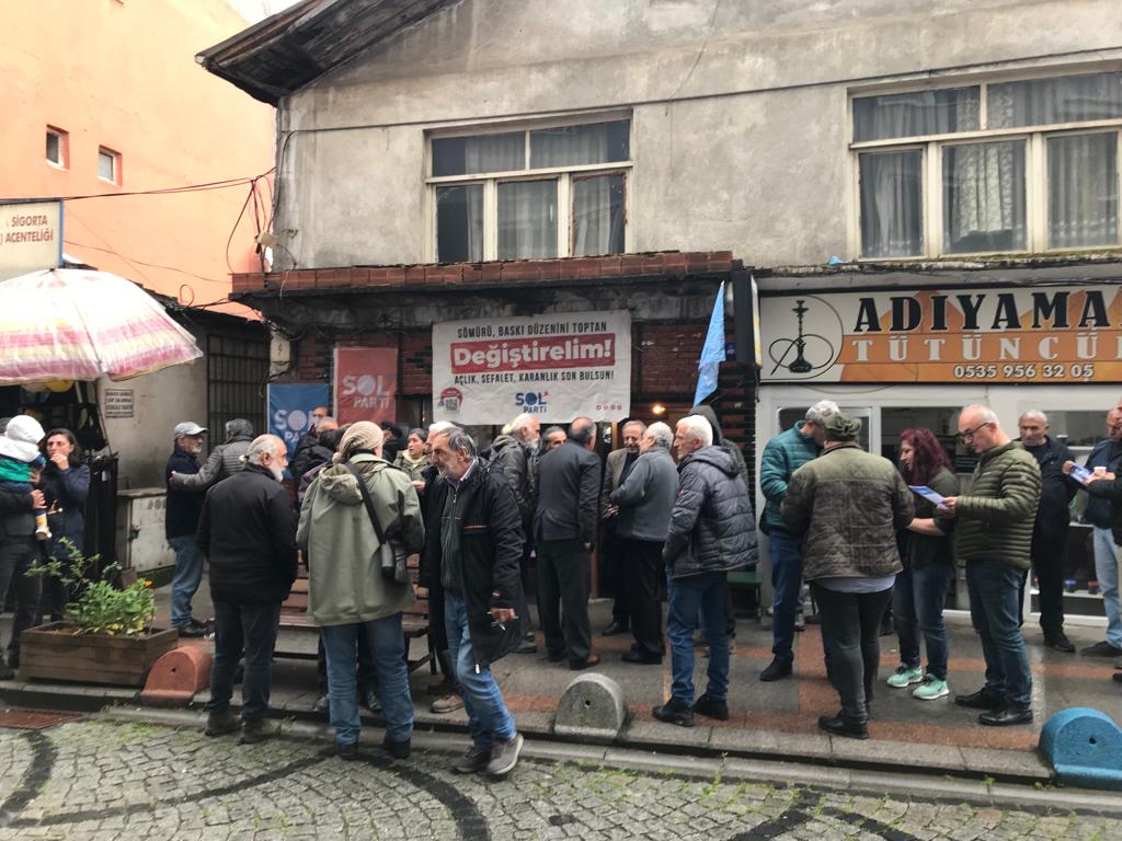 RizeSOL's tweet photo. 🔴Rize Fındıklı'da Seçim Büromuzun Açılışını Gerçekleştirdik
⭐Rize'de Devrimciler Var! https://t.co/3ot42eiTvX