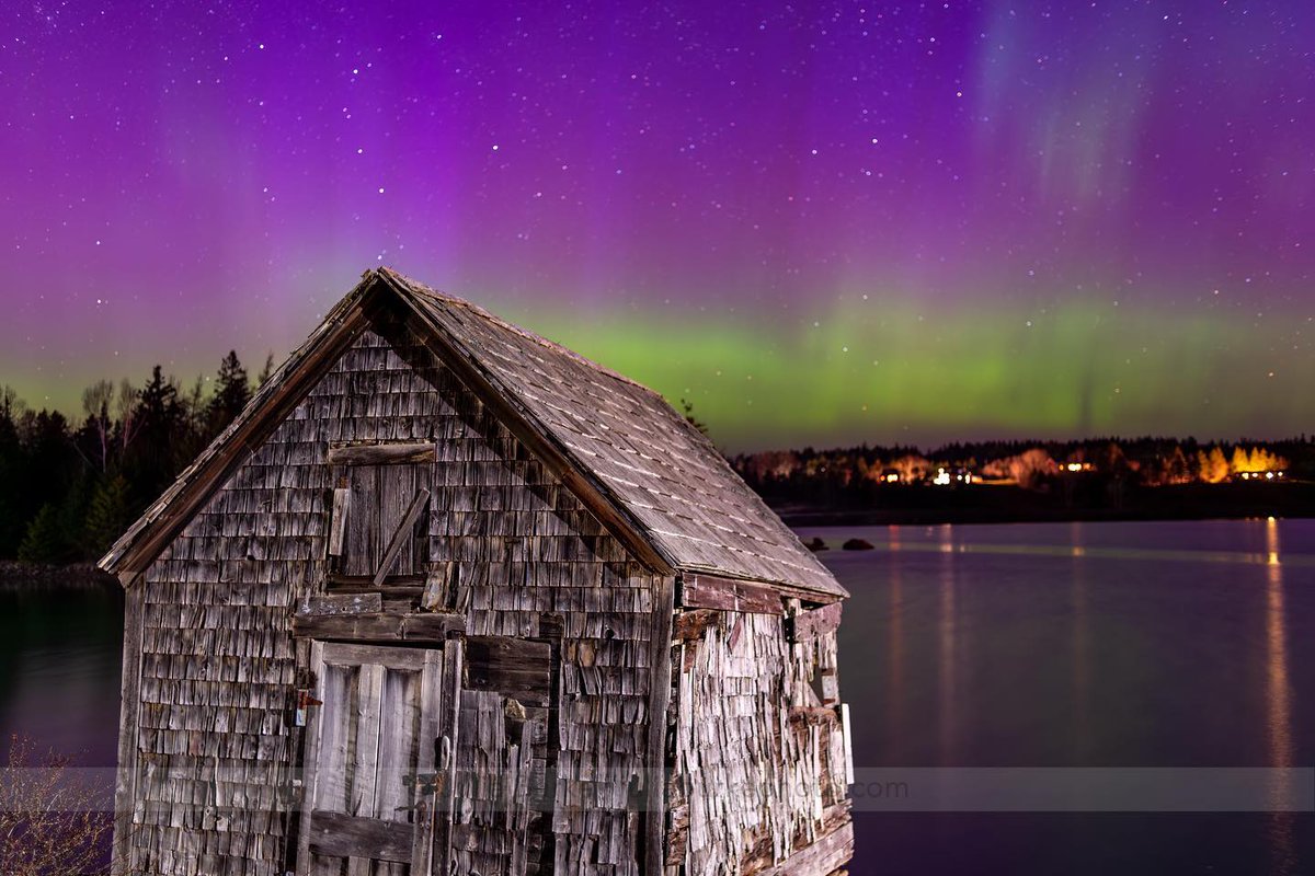 TourismCB's tweet photo. Cape Breton Island was treated to some incredible displays of #aurora last night in our northern skies. While solar storms of this magnitude aren't typically common, every now and then Cape Breton gets to sit back and enjoy one of nature's wonders.   

Photos by: 
1. @tynskiphoto 
2. @AdamHillPhoto 
3. @Garth60d  
4. @juliaburkephoto 

#VisitCapeBreton #Unamaki #VisitNovaScotia #ExploreCanada #Northernlights #Aurora #Auroraborealis