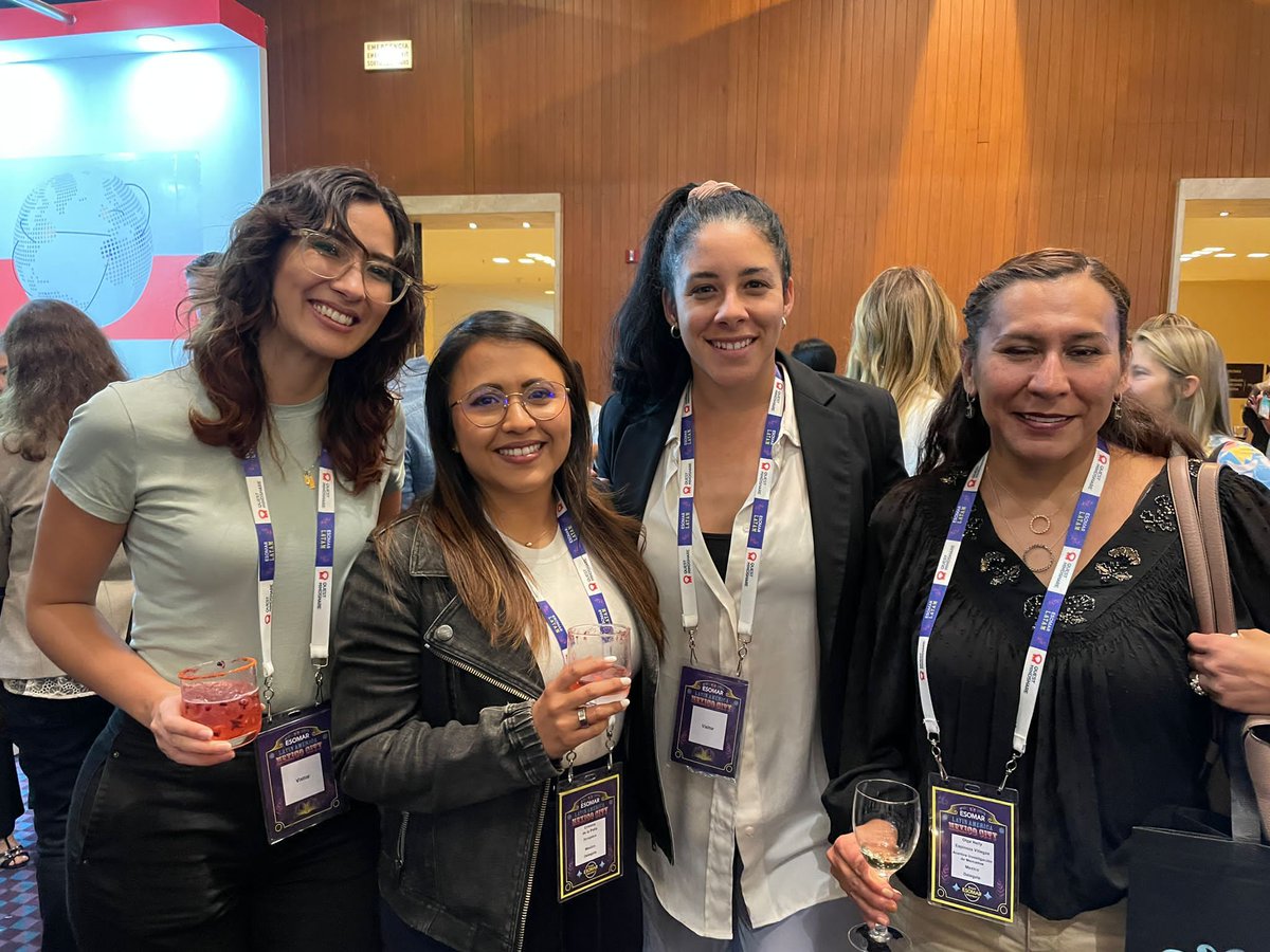 🎉 ¡La inauguración de #ESOMARLATAM2023 fue todo un éxito! Brindamos por la 25ª edición del evento en América Latina.🥂 Gracias a <a href="/synapbox/">Synapbox</a> por los deliciosos cócteles. Regístrese a #ESOMARTV para la transmisión en vivo del evento ▶️ bit.ly/3mF2OHi #ESOMAR #CDMX