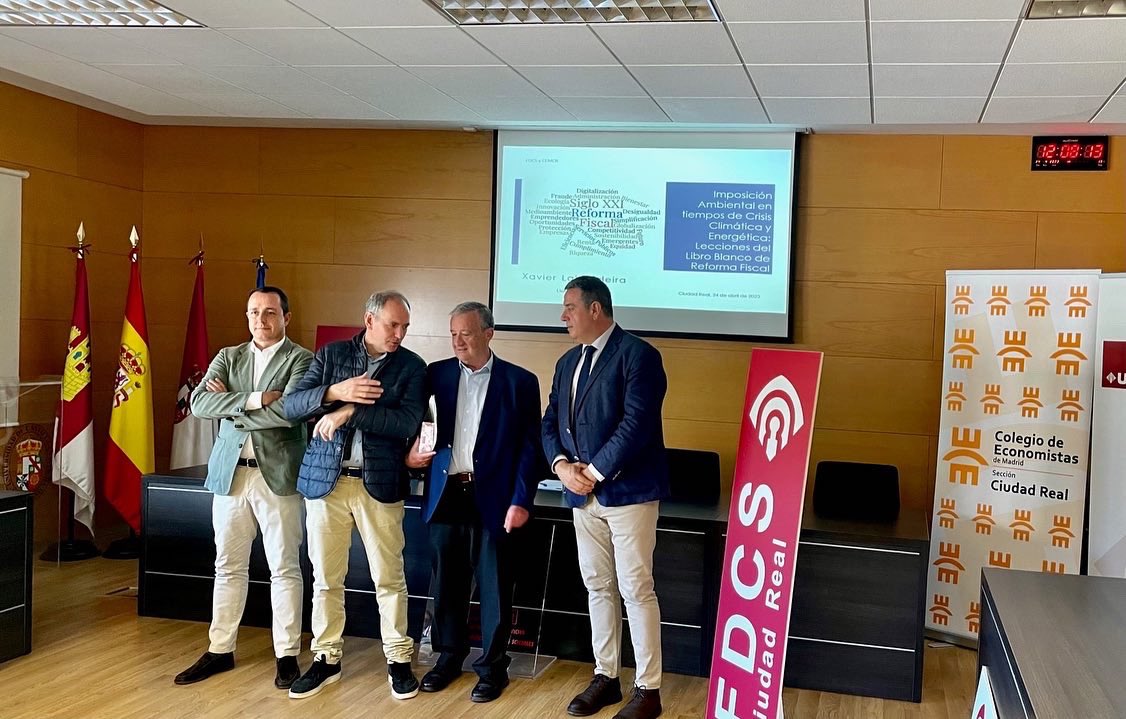 Jornada-Conferencia sobre Imposición Ambiental a cargo del Catedrático de <a href="/uvigo/">Universidade de Vigo</a> , @XLabandeira. Acto organizado por <a href="/ciudadrealcemad/">Economistas de Ciudad Real</a> y <a href="/fdcs_cr/">Facultad de Derecho y Ciencias Sociales CR</a> en colaboración con el <a href="/SeS_uclm/">Economía Sostenible</a>, el <a href="/MovEuropeoCLM/">Consejo Castilla-La Mancha Mov. Europeo</a> y el Proyecto Circulecon II.