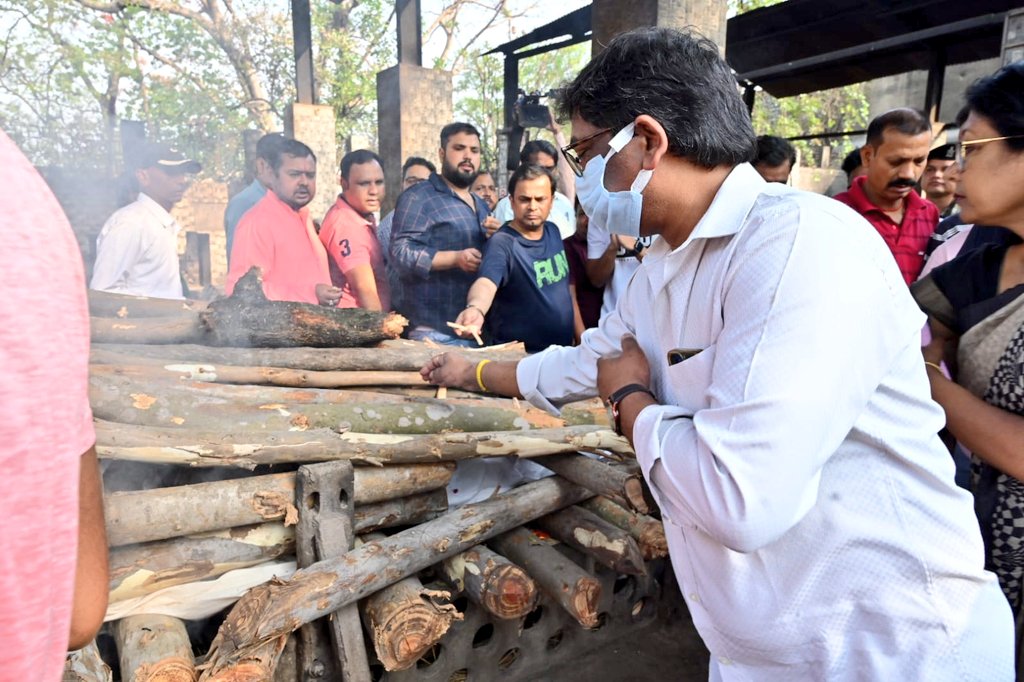 हेमंत सोरेन के प्रेस सलाहकार की मां का निधन, मुख्यमंत्री हुए शामिल-Hemant Soren's press advisor's mother passes away, Chief Minister attends
