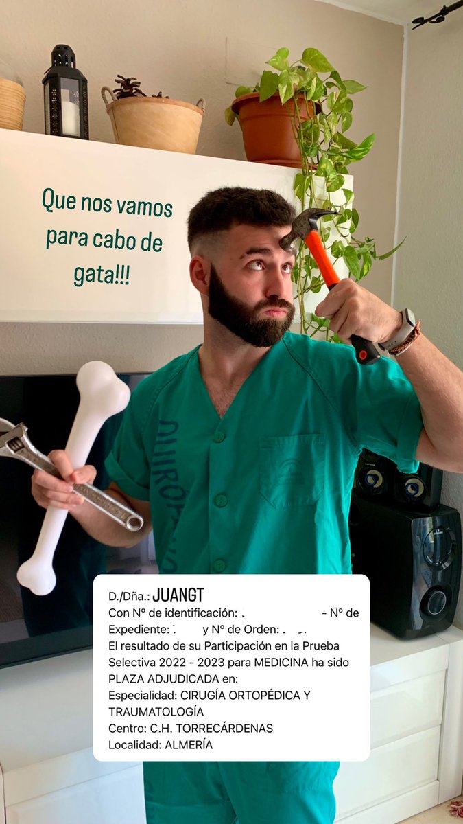 jfsmth's tweet photo. Chicœs, sueño cumplido: Dejo la medicina. Oficialmente R1 de Cirugía Ortopédica y Tr00wmatología en la playita 😎⚒🔩🪚 https://t.co/McVmCcbhWg