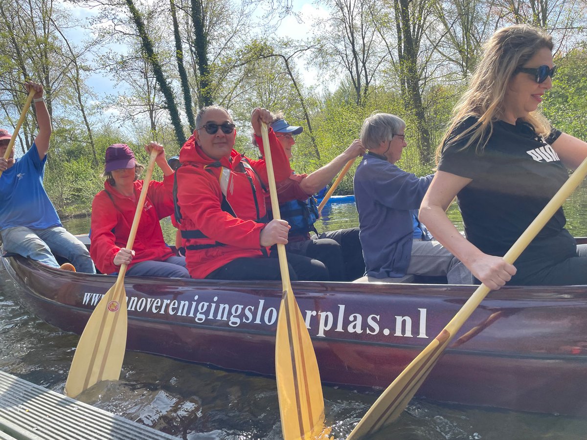 Nice! Gisteren waren we op de #Sloterplas met Stadsdeelbestuurder Nazmi Türkkol en Kanovereniging Sloterplas om de vernieuwde kanokaart te bezorgen bij Watersportcentrum #Sloterplas en De Natuurkamer. Voor je eigen gratis kaart klik je naar >>> nicenieuwwest.nl/2023/04/24/lic… #Nieuwwest