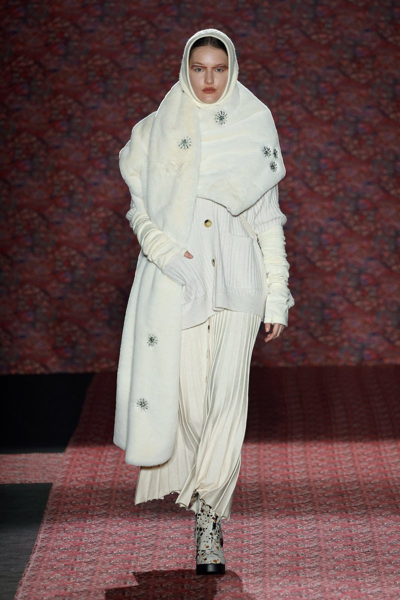 modaccat's tweet image. 🆕 @simorraofficial inaugurarà la 080 Barcelona Fashion el dia 🗓️ 2 de maig a les 14:00h hores al 📍Recinte Modernista de Sant Pau
📢 080 Barcelona Fashion, del 2 al 5 de maig
#080 #simorra #BarcelonaFashion