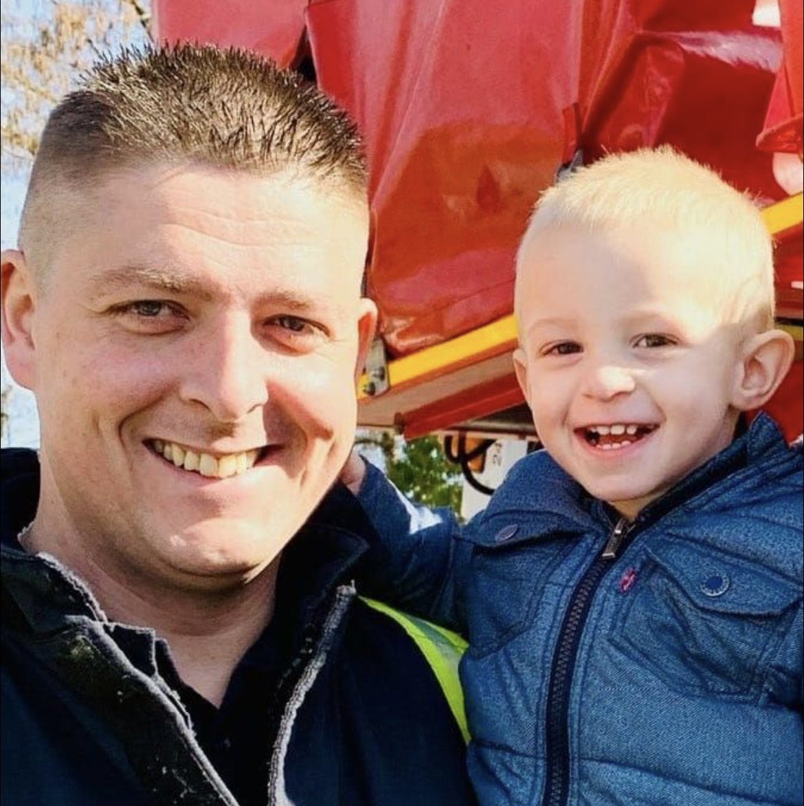 LMPositif's tweet photo. 🇫🇷 Atteint d'une maladie rare, Joris, un petit garçon de 5 ans, a besoin en urgence d'une greffe de moelle osseuse pour survivre ! Alors, si vous avez entre 18 et 35 ans, vous pouvez vous inscrire sur https://t.co/KdoHlJsDpZ ! 🍀 (France Bleu) 

📸 Charlotte Bottet https://t.co/066Fkr7rsy