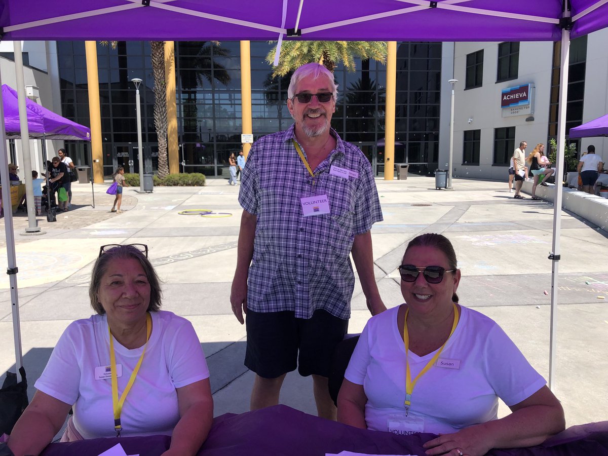 DonnaPuhalovich's tweet photo. Happy National Volunteer month! @NatlToday These wonderful volunteers helped @SuncoastCGLR “connect” with 300 people on Saturday, “creating” a welcoming environment for all who attended! @ThePattersonFdn #TPFAspire https://t.co/hSEZ5e314s