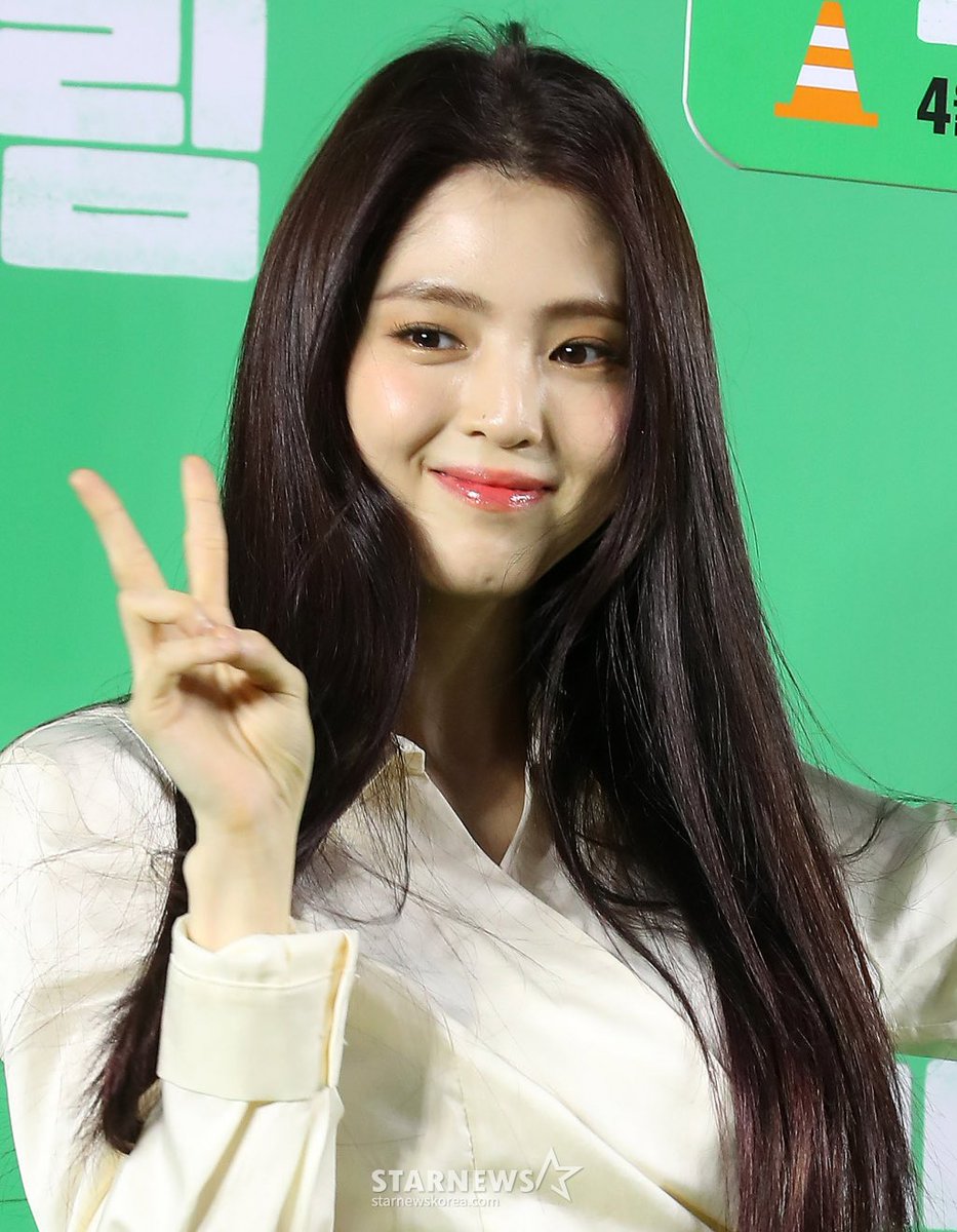 sohee_alarm's tweet photo. 230424  ‘드림’ VIP 시사회

#한소희 #HANSOHEE https://t.co/yyIEv68VBn