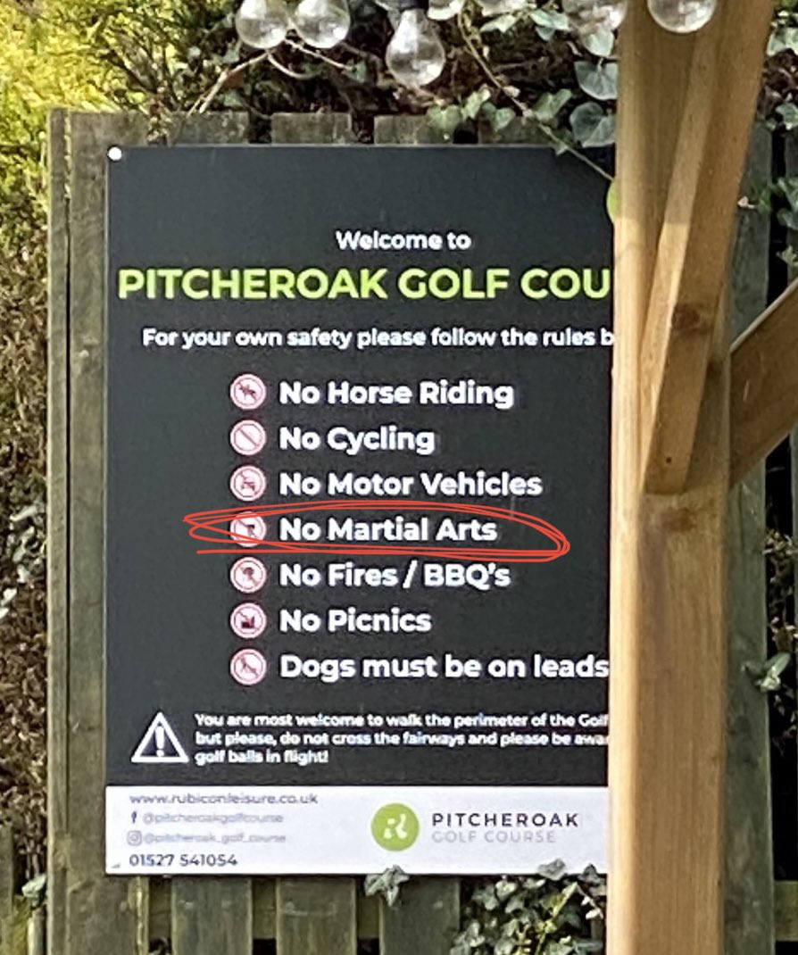 They say there’s a story behind every sign. This is one I’d like to hear 😂