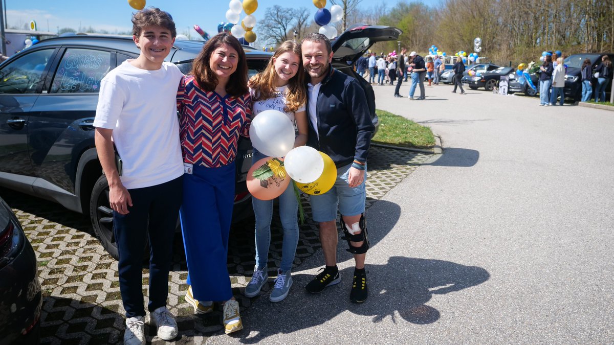 Munich International School tweet media