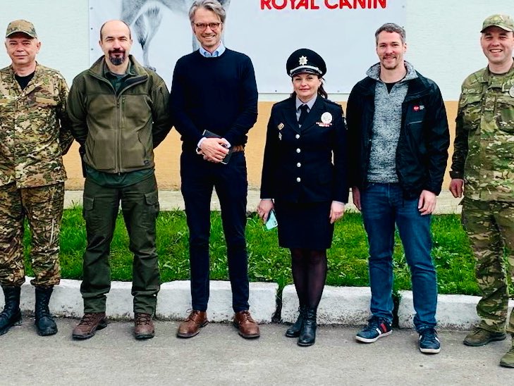 Tobias Thyberg (@tobiasthyberg) on Twitter photo With members of the explosives clearance team at Ukrainian Police. They’re first to go into liberated areas & clear booby traps, explosives, mines. These men & women risk everything to bring liberated towns & villages back to life. Heroes. Proud that #Sweden supports. <a href="/MSBse/">MSB - Myndigheten för samhällsskydd och beredskap</a> With members of the explosives clearance team at Ukrainian Police. They’re first to go into liberated areas & clear booby traps, explosives, mines. These men & women risk everything to bring liberated towns & villages back to life. Heroes. Proud that #Sweden supports. <a href="/MSBse/">MSB - Myndigheten för samhällsskydd och beredskap</a>