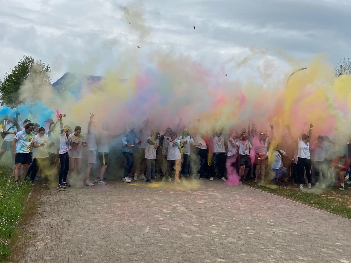 Retour sur le #Montauban Beach Color avec le Conseil Local de la Jeunesse (#CLJ)et l'association Move Your Fac.

Rendez-vous l'année prochaine...