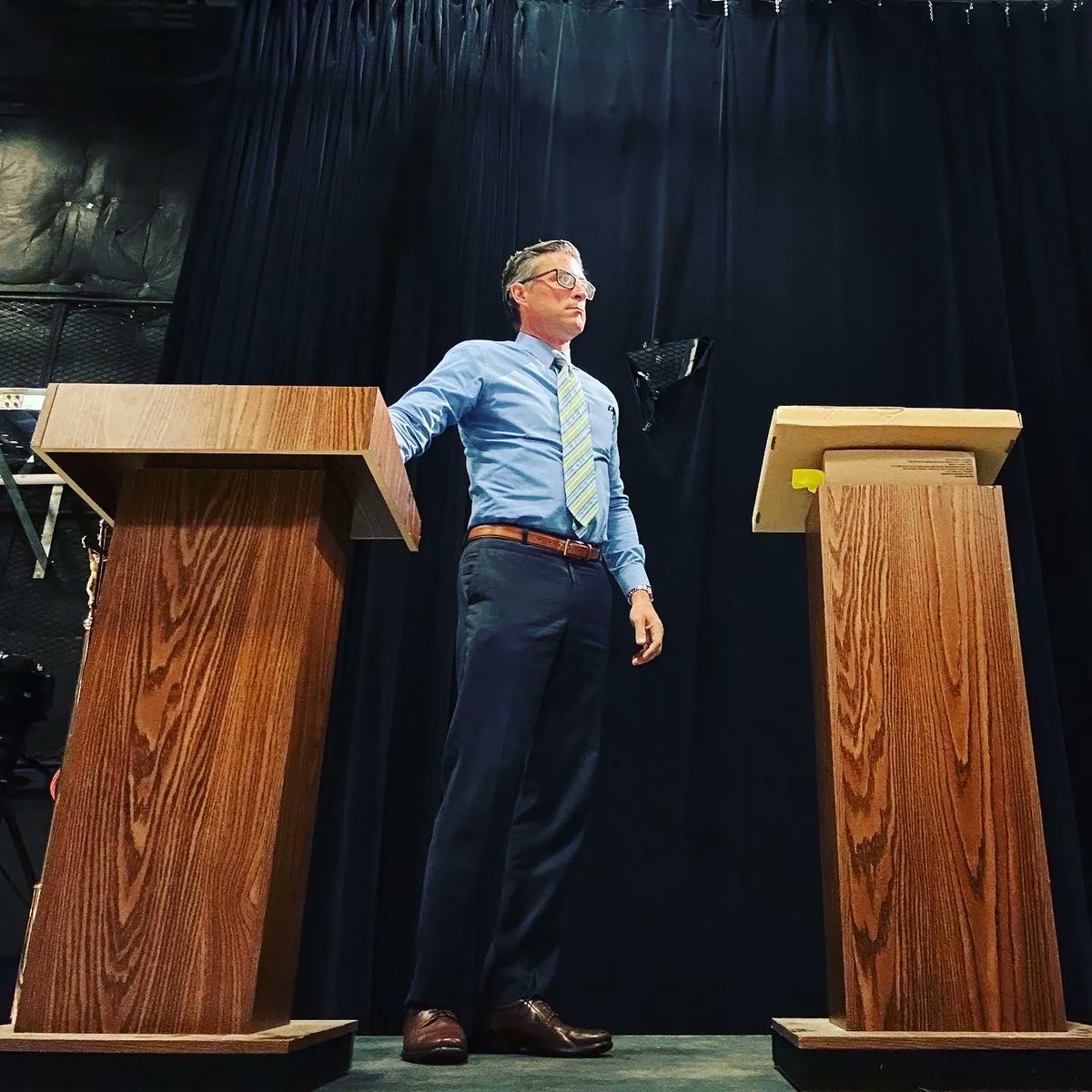 matt_odonnell's tweet photo. Checking out the setup for the final televised debate between the Democratic candidates for Phila mayor.
I’ll be moderating the discussion that you can watch live on 6abc streaming Tuesday at 7pm.
We will air the full debate on @6abc Sunday at 9am.
@PhillySJUnited @ChamberPHL https://t.co/RilFHM1O8k