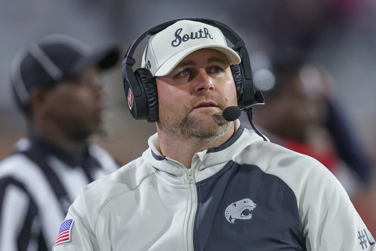 CFBHome's tweet photo. Round of 128 for Best FBS Head Coach

8. Kane Wommack (South Alabama) v. 9. Chris Creighton (EMU)

Wommack Record: 15-10 (60%), 15-10 in last 3 yrs (60%)

Creighton Record: 46-61 (42.99%), 18-14 in last 3 yrs (56.25%)

Who are you voting for, and why?

Poll below⬇️ https://t.co/VTCZbgP03F