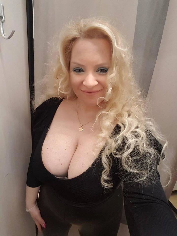 Benimki bu akşam işe çıktı müsaitim evimde