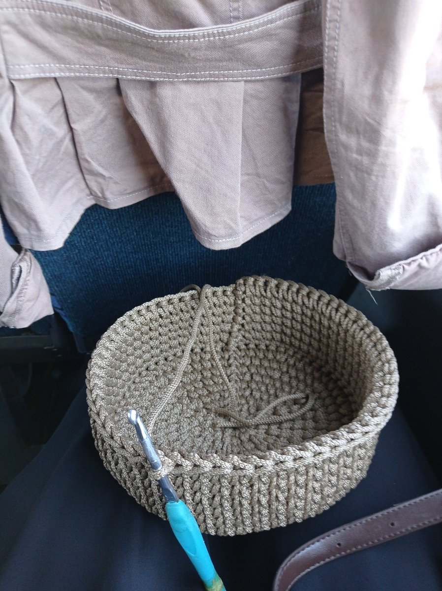 KraftsQueen's tweet photo. This is how flexible my job is, any place can turn into a workspace 😊  Right now office iri muna Tenda 😅 on my way home (with fellow passengers giving me odd looks 🤦🏾‍♀️)

Place your Mother's Day orders. Click on the link below to view my catalogue &amp; order
https://t.co/Aogsw0HWV9 https://t.co/H12MT55zrF