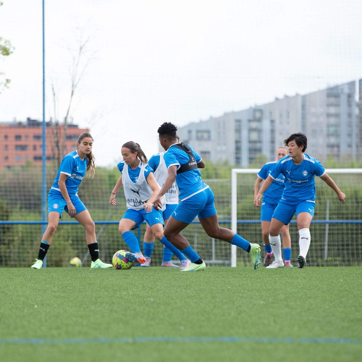 📸 <a href="/alba_aznar/">Alba.</a> 🎩⚽️✨

#AltaLaFrente 🔵⚪️