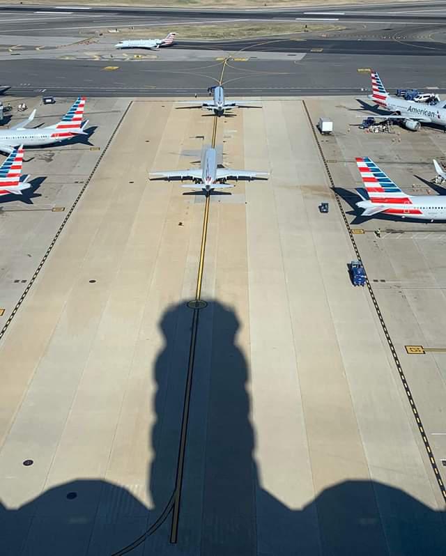 RadioCockpit's tweet photo. Plusieurs associations féministes ont demandé la destruction de la tour de contrôle de cet aéroport américain qui véhicule une image patriarcale et sexiste - https://t.co/mQ9YQ6SHaP https://t.co/eLT7DdsqQl